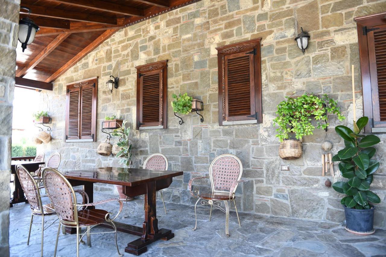 Hotel Kaceli Berat Esterno foto