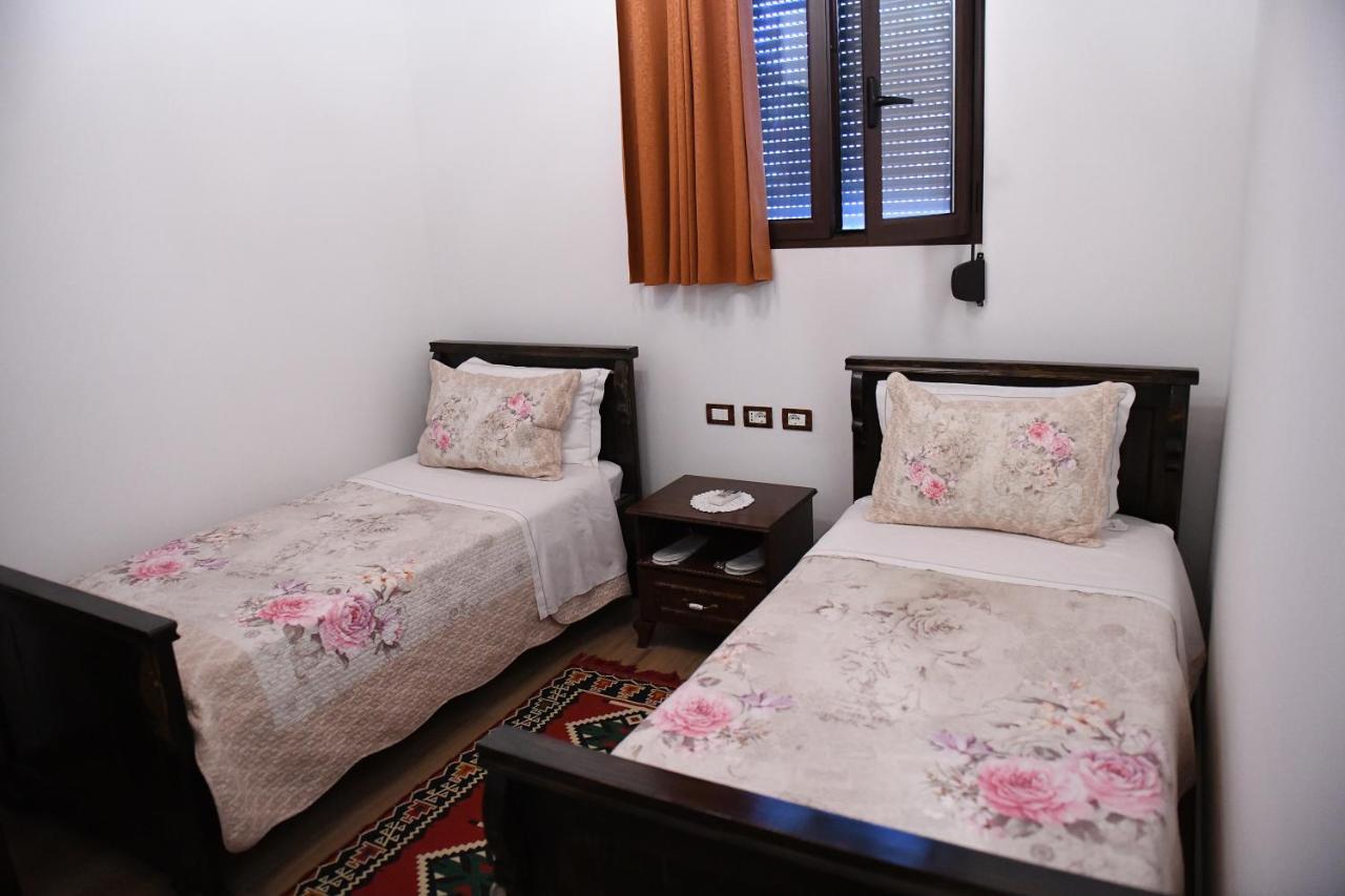 Hotel Kaceli Berat Esterno foto