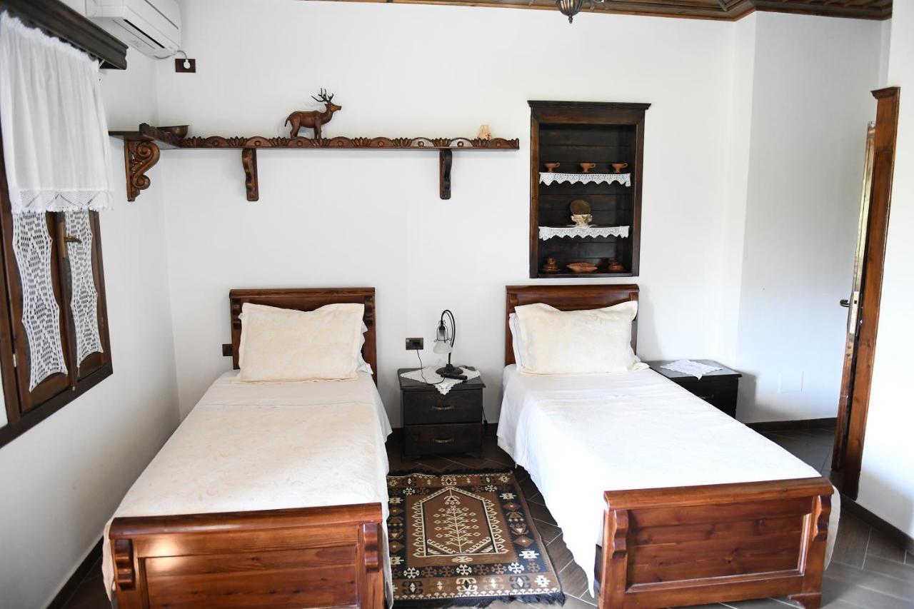 Hotel Kaceli Berat Esterno foto