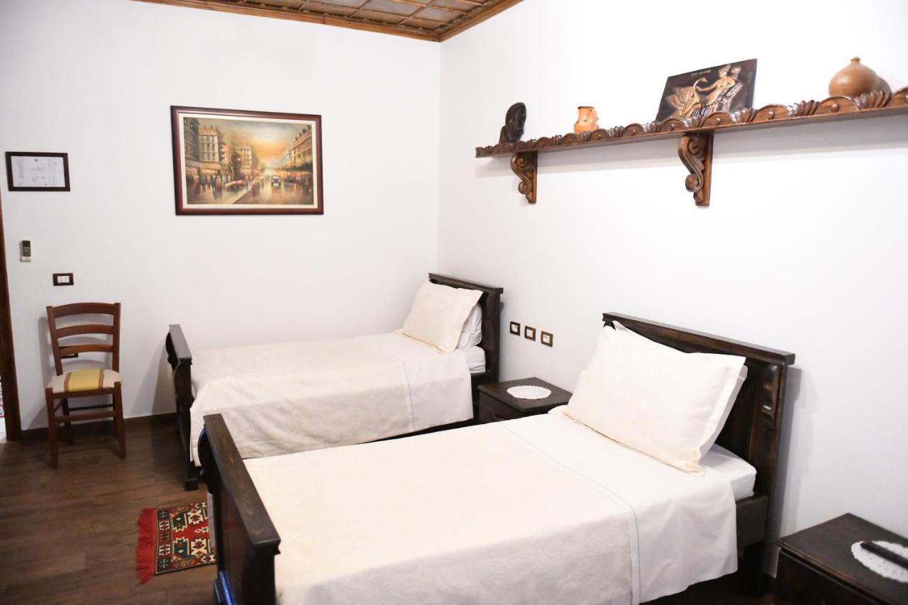 Hotel Kaceli Berat Esterno foto