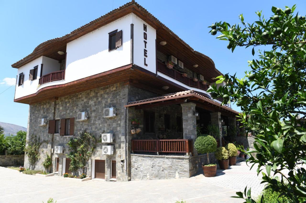 Hotel Kaceli Berat Esterno foto