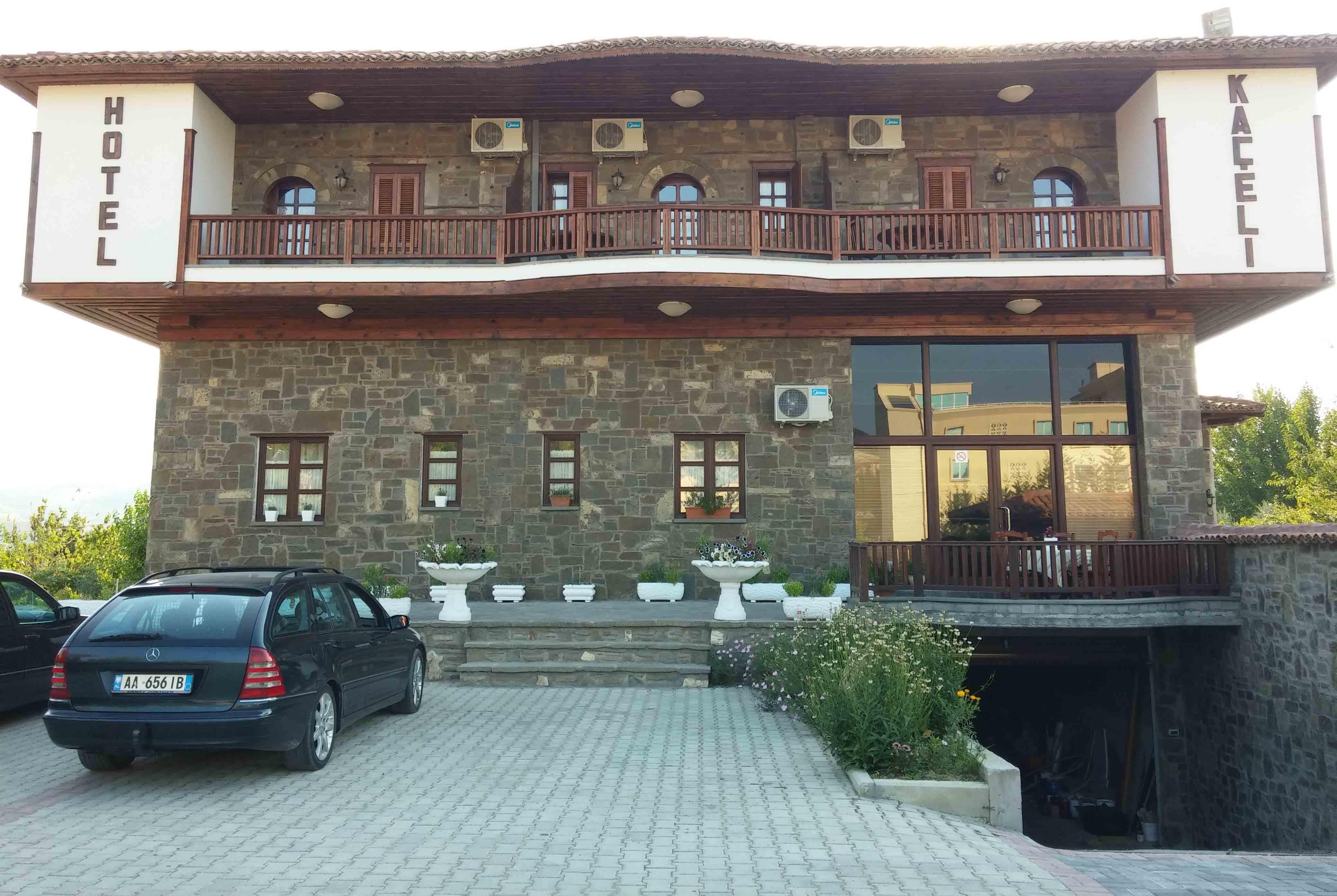 Hotel Kaceli Berat Esterno foto