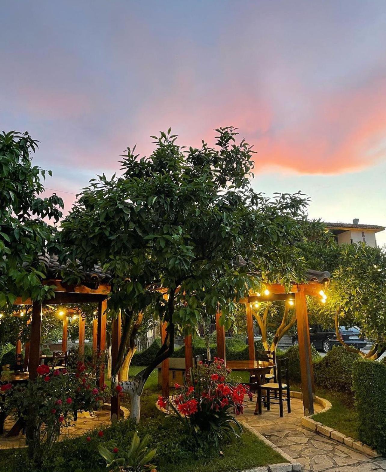 Hotel Kaceli Berat Esterno foto