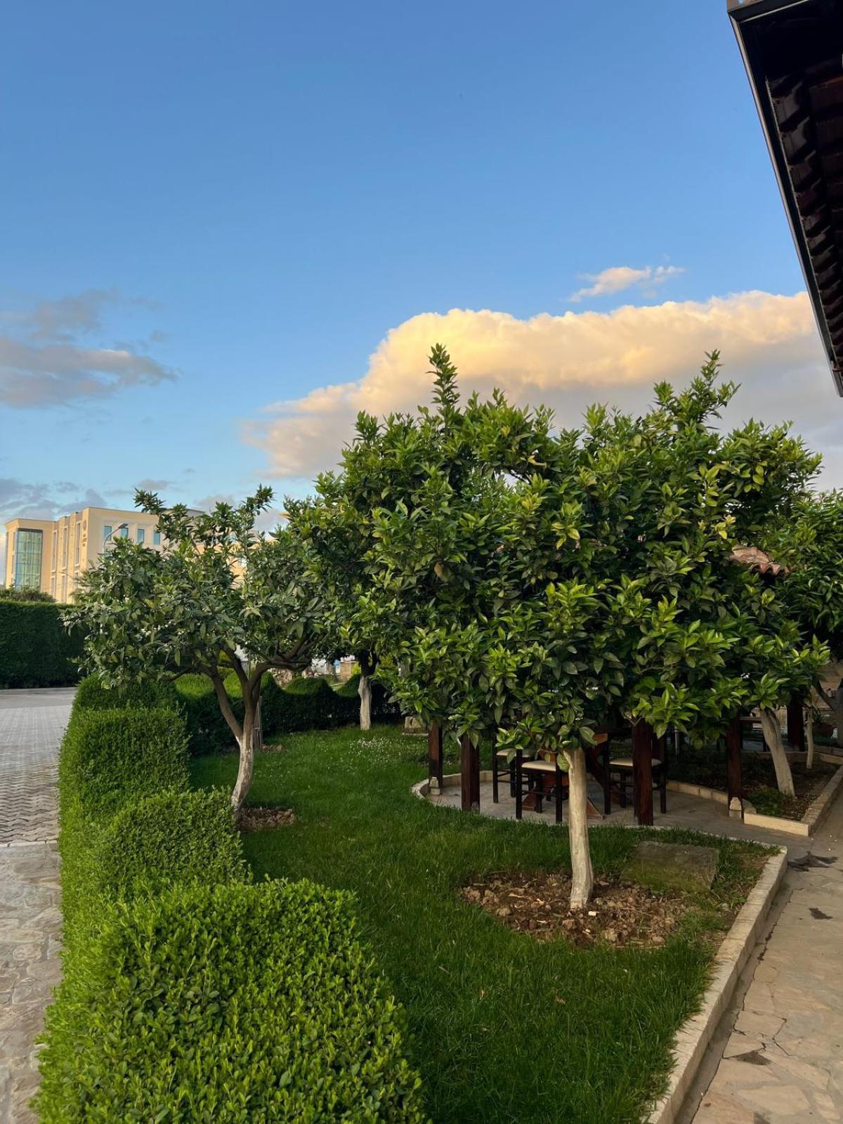 Hotel Kaceli Berat Esterno foto