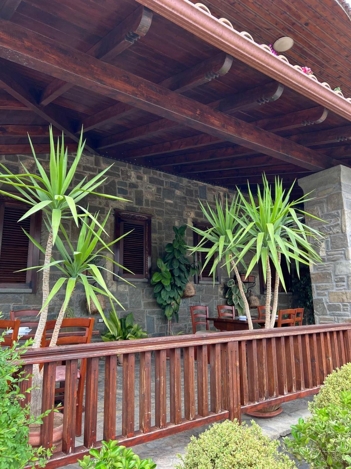 Hotel Kaceli Berat Esterno foto