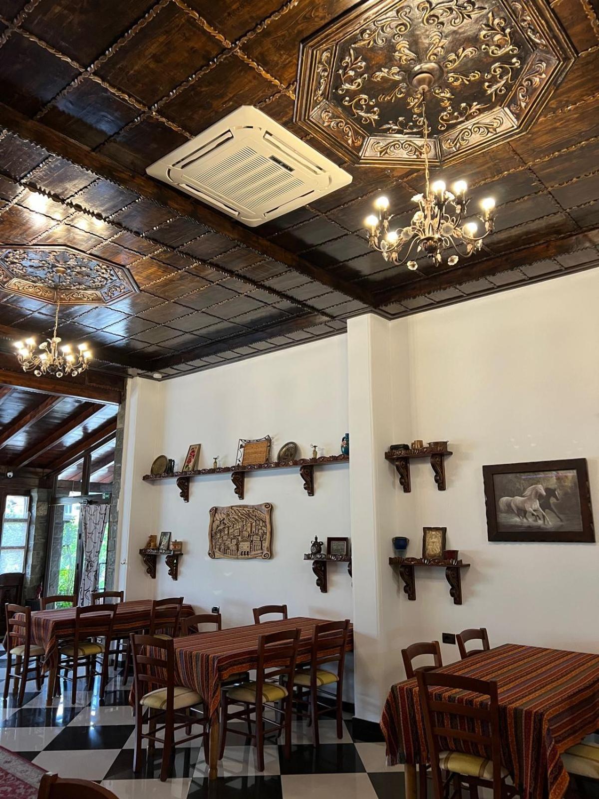 Hotel Kaceli Berat Esterno foto