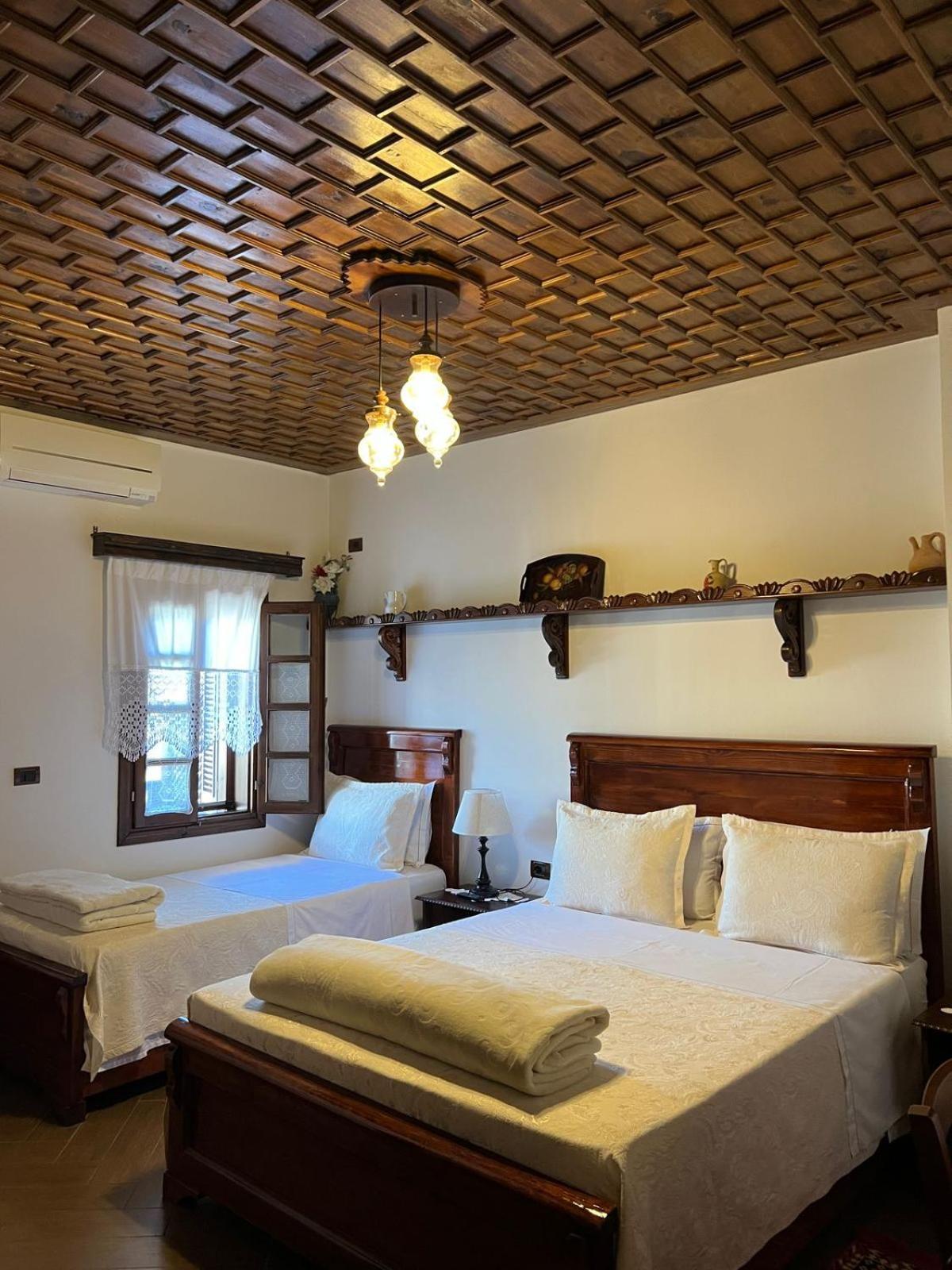 Hotel Kaceli Berat Esterno foto