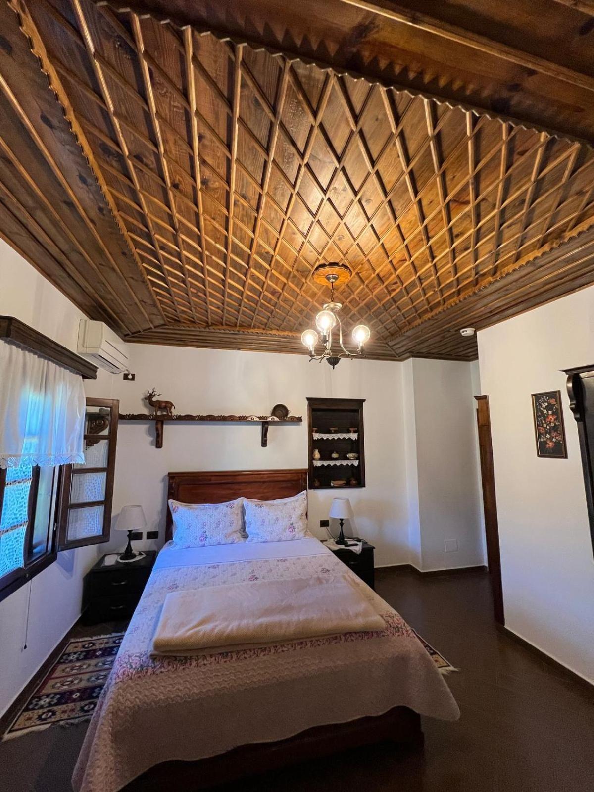 Hotel Kaceli Berat Esterno foto