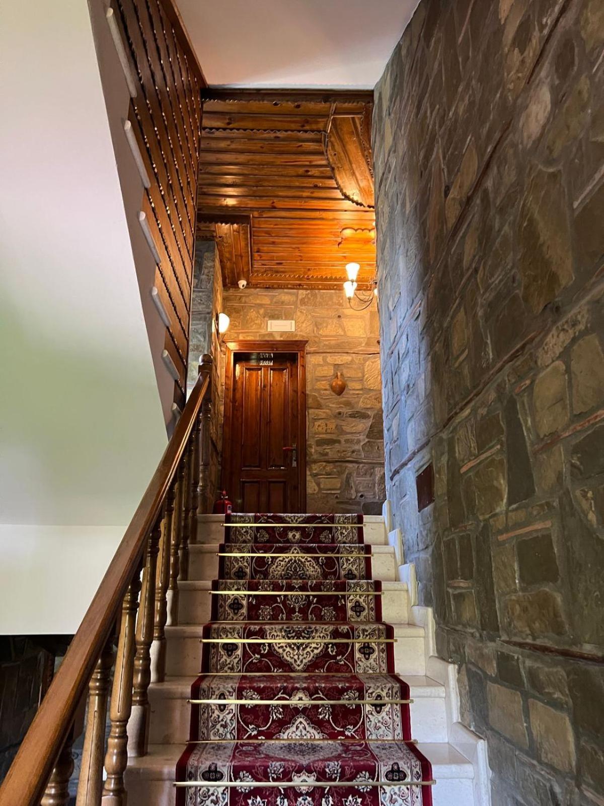 Hotel Kaceli Berat Esterno foto