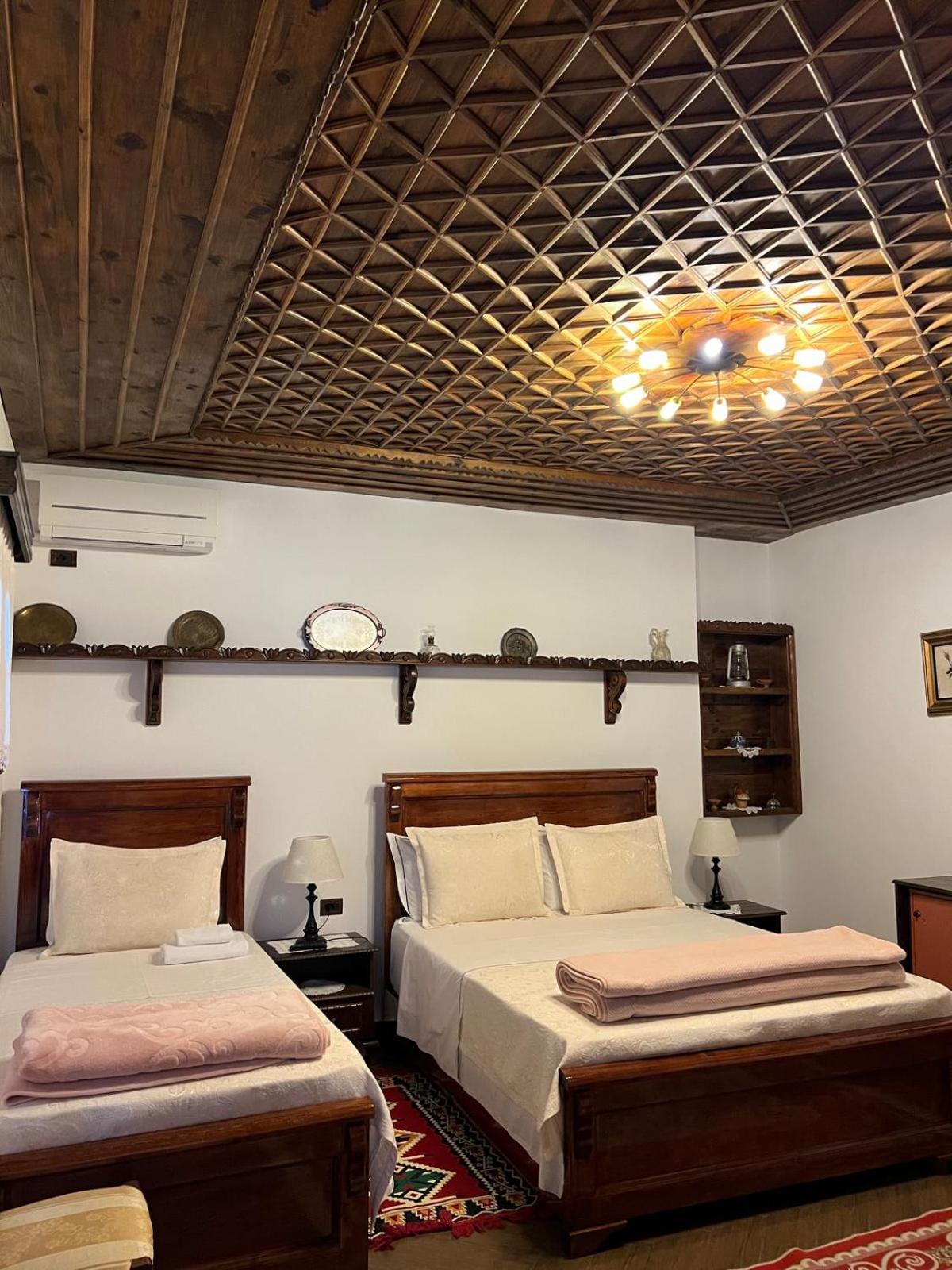 Hotel Kaceli Berat Esterno foto